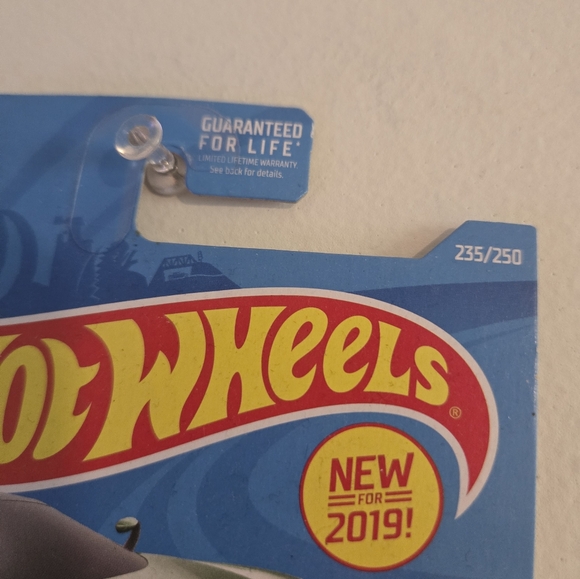 Aston Martin Vulcan Hot Wheels Exotics Series 3/10 Metallic Green - Picture 5 of 6